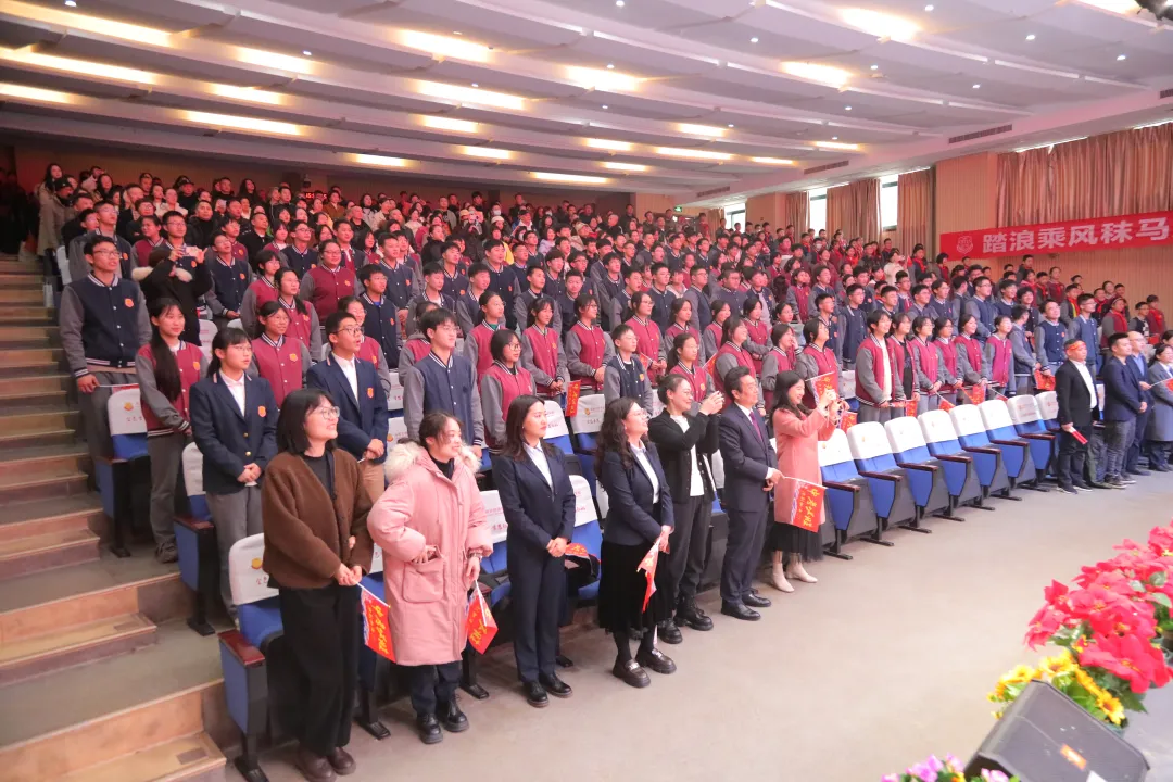 明朗在路上，温暖而向阳——请查收成都王府学校3月校长来信